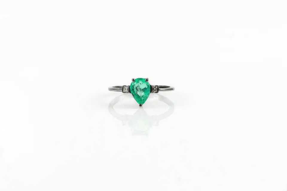 Anel de Esmeralda em Ouro 18k