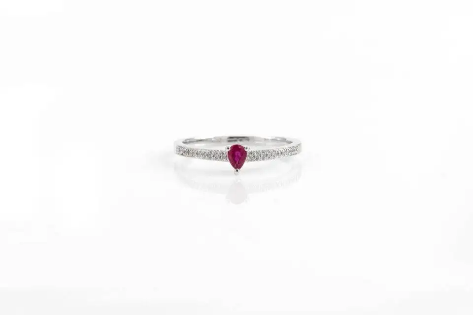 Anel de Gota Rubi com Diamantes em Ouro 18k