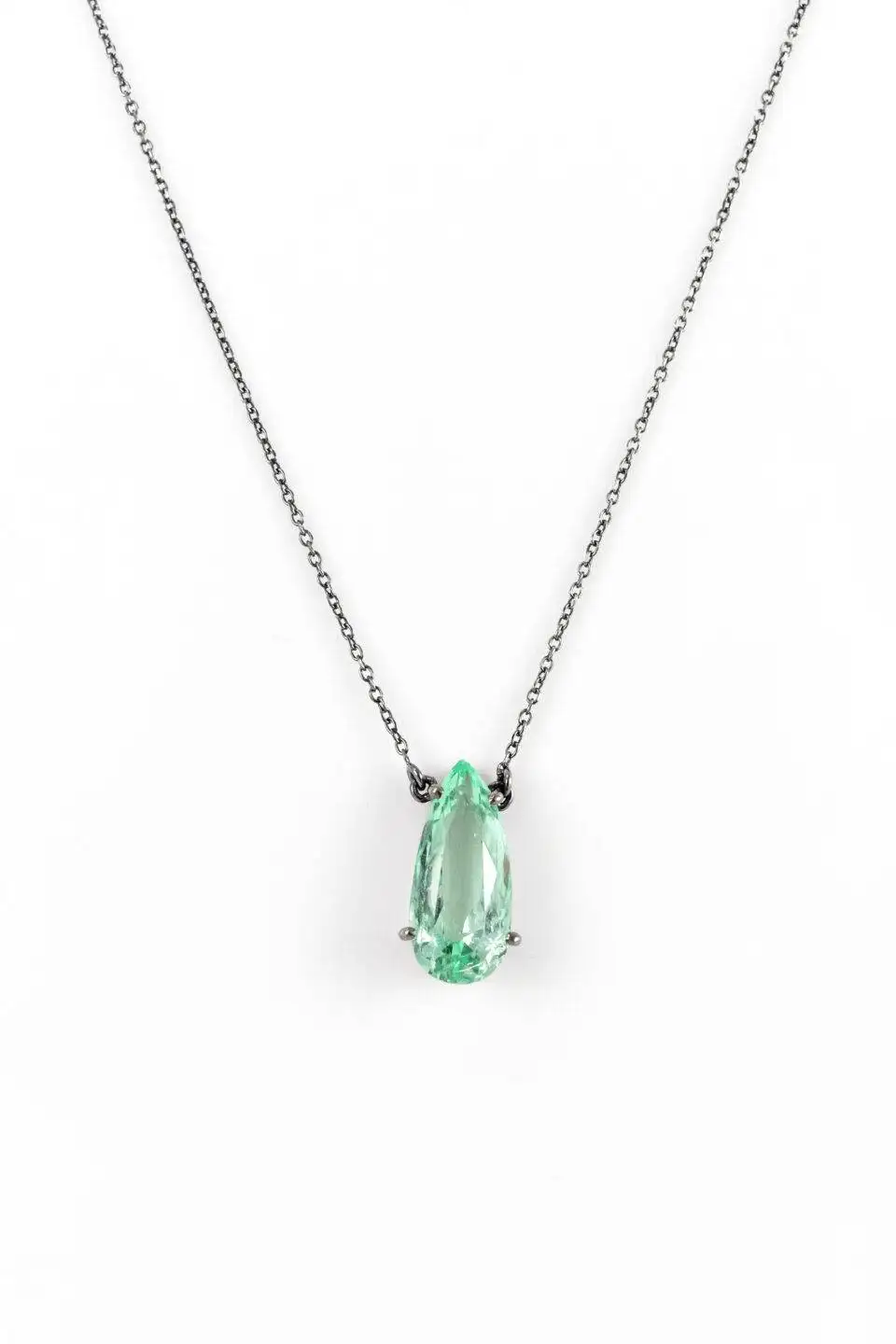 Colar Esmeralda Gota Alongada em Ouro Branco 18k