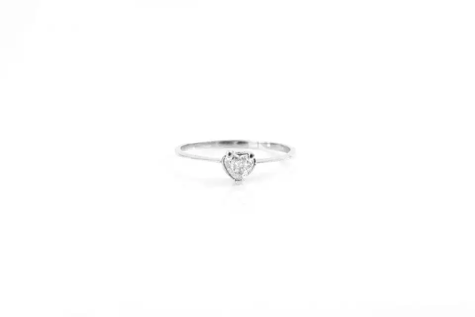 Anel de Coração Topázio Branco em Ouro Branco 18k